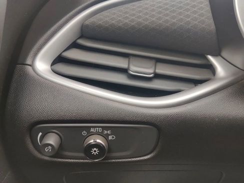 Used 2022 Chevrolet Malibu LT image 25