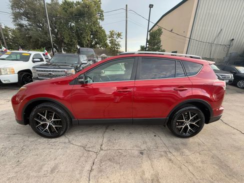 Used 2016 Toyota RAV4 SE image 4