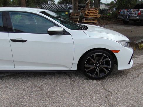 Used 2017 Honda Civic Sport image 3