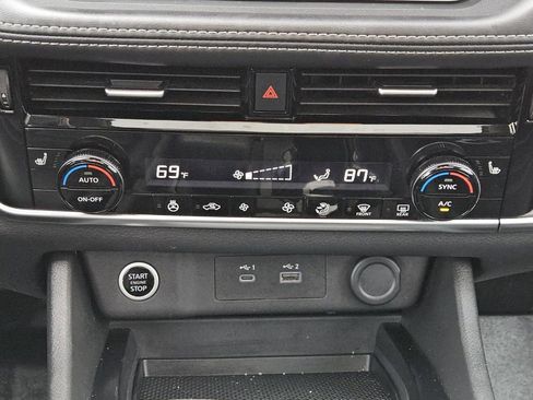 Used 2023 Nissan Rogue SV w/ SV Premium Package image 14