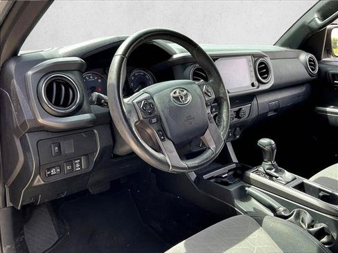 Used 2020 Toyota Tacoma TRD Off-Road AWD/4WD image 13