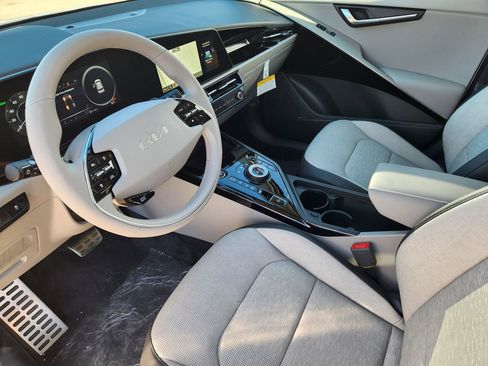New 2025 Kia Niro Wave w/ Wave Preserve Package image 7