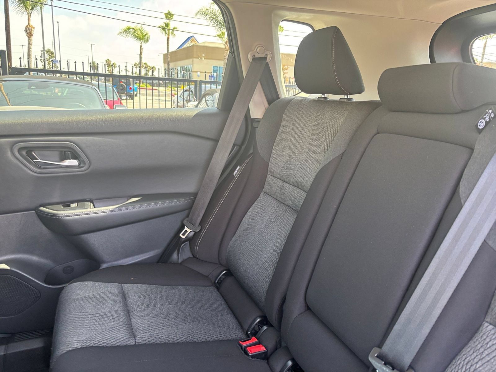 Used 2025 Nissan Rogue SV AWD/4WD image 40