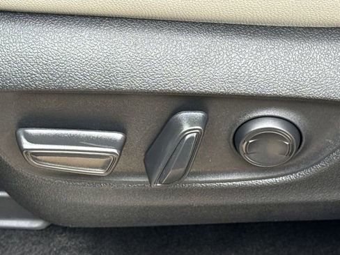 Used 2025 Toyota Grand Highlander AWD image 23