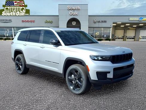 New 2025 Jeep Grand Cherokee L Altitude AWD/4WD image 1