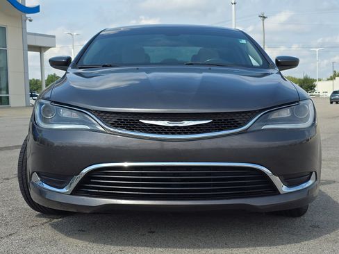 Used 2016 Chrysler 200 Limited w/ Convenience Group FWD image 4
