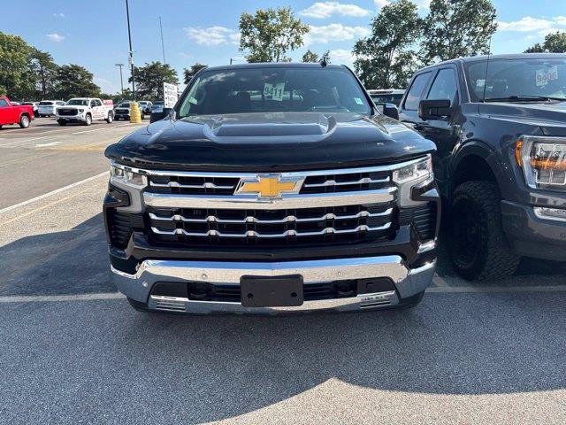 Used 2024 Chevrolet Silverado 1500 LTZ w/ Technology Package AWD/4WD image 4