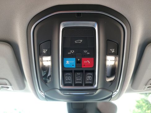 Certified 2021 Jeep Grand Cherokee L Limited AWD/4WD image 44