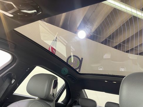 Used 2025 BMW 740i xDrive image 38