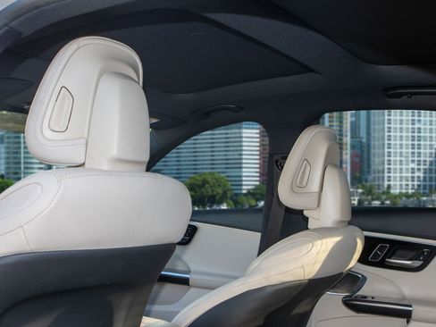 Used 2022 Mercedes-Benz C 300 Sedan w/ Exclusive Trim Package image 18