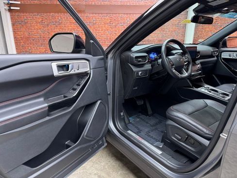 Used 2022 Ford Explorer ST-Line image 9