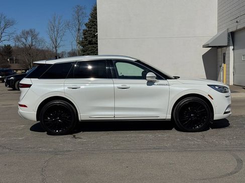 Used 2021 Lincoln Corsair Reserve w/ Equipment Group 201A image 2