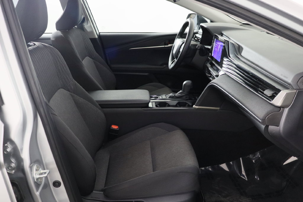 Used 2025 Toyota Camry LE FWD image 17