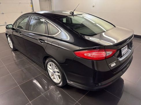Used 2014 Ford Fusion SE w/ Equipment Group 202A FWD image 4