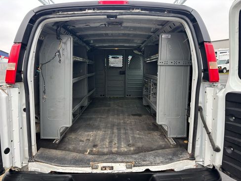 Used 2013 Chevrolet Express 2500 Extended image 10