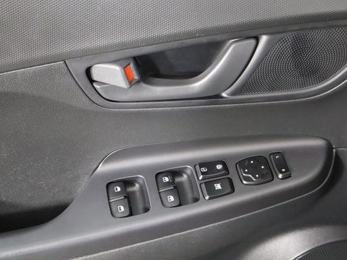 Used 2018 Hyundai Kona SEL image 20