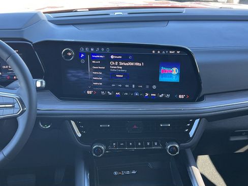 New 2026 Chevrolet Suburban Premier image 4