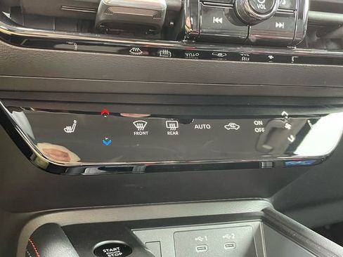 New 2026 Nissan Kicks SR w/ Cold Weather Package FWD image 14