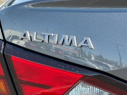 Used 2024 Nissan Altima 2.5 SV FWD image 26