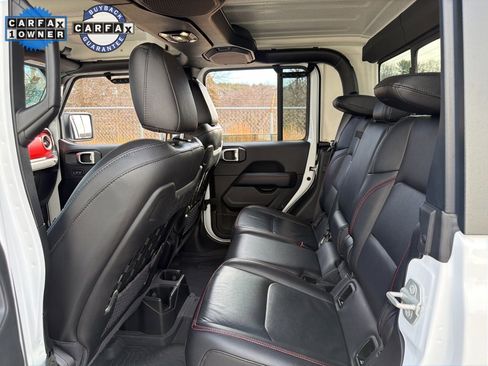 Used 2023 Jeep Gladiator Rubicon w/ Cold Weather Group image 17