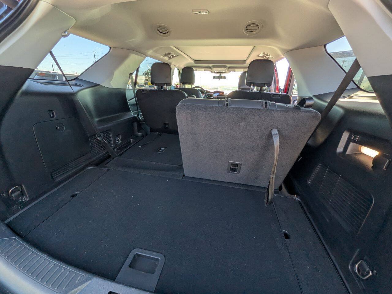 Used 2021 Ford Explorer XLT w/ Equipment Group 202A AWD/4WD image 28