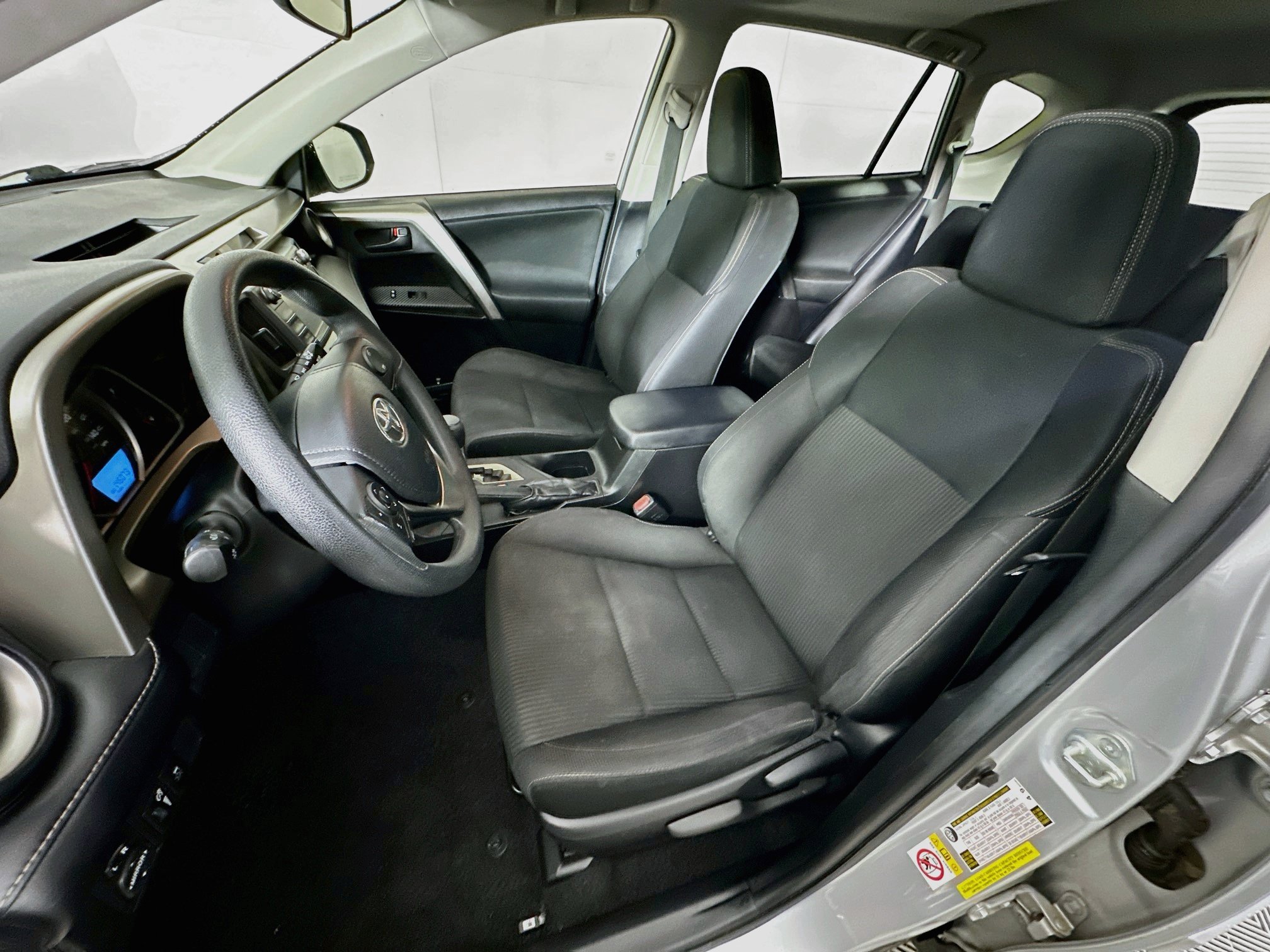 Used 2013 Toyota RAV4 XLE FWD image 13