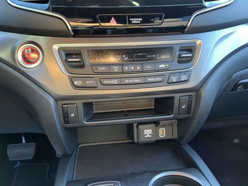 Used 2022 Honda Pilot Sport image 21