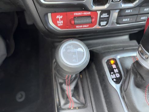 Used 2021 Jeep Wrangler Unlimited Rubicon image 33