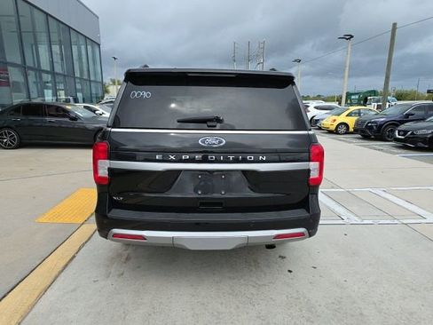 Used 2024 Ford Expedition XLT image 5