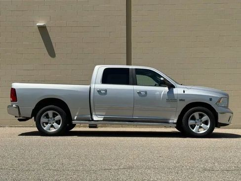 Used 2017 RAM 1500 Classic SLT AWD/4WD image 27