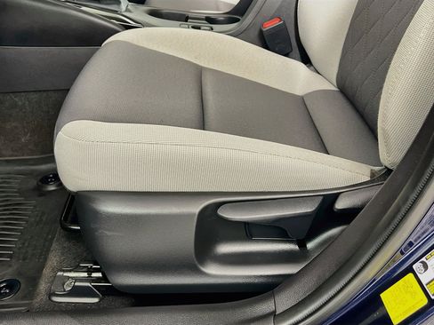 Used 2025 Toyota Corolla LE FWD image 19