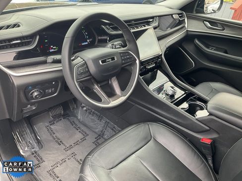 Used 2022 Jeep Grand Cherokee Limited 4xe image 6