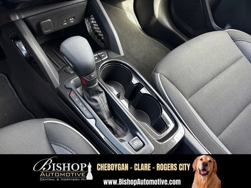 Used 2025 Chevrolet TrailBlazer LT AWD/4WD image 16