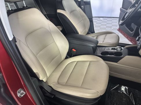 Used 2021 Ford Escape SEL w/ Technology Package AWD/4WD image 27