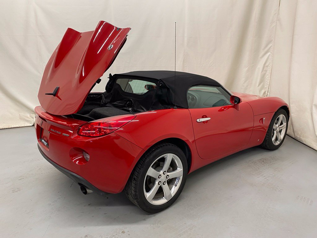 Used 2008 Pontiac Solstice GXP w/ Premium Package RWD image 11