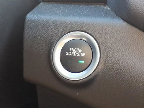 Used 2024 GMC Terrain SLE w/ Driver Convenience Package image 10