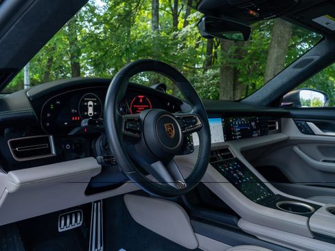Used 2022 Porsche Taycan Turbo S AWD/4WD image 23