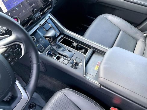 Used 2024 Lexus GX 550 w/ Accessory Package (2T) AWD/4WD image 21