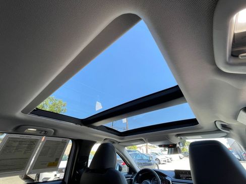 Used 2025 MAZDA CX-50 AWD 2.5 S w/ Premium Package image 31