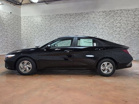 New 2026 Hyundai Elantra SE image 5