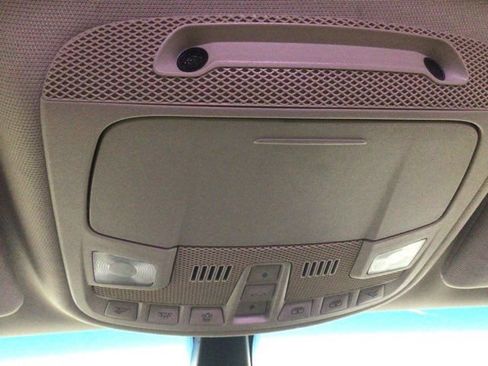 Used 2018 Lincoln Continental Select FWD image 20