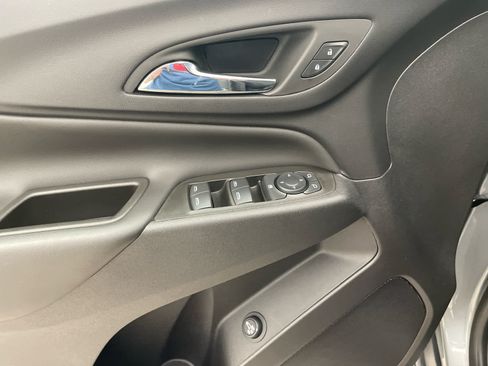 Used 2024 Chevrolet Equinox LT AWD/4WD image 11