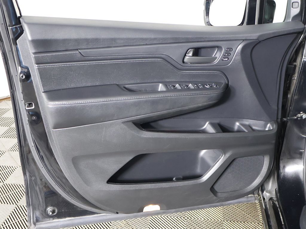 Used 2025 Honda Odyssey Sport-L image 25