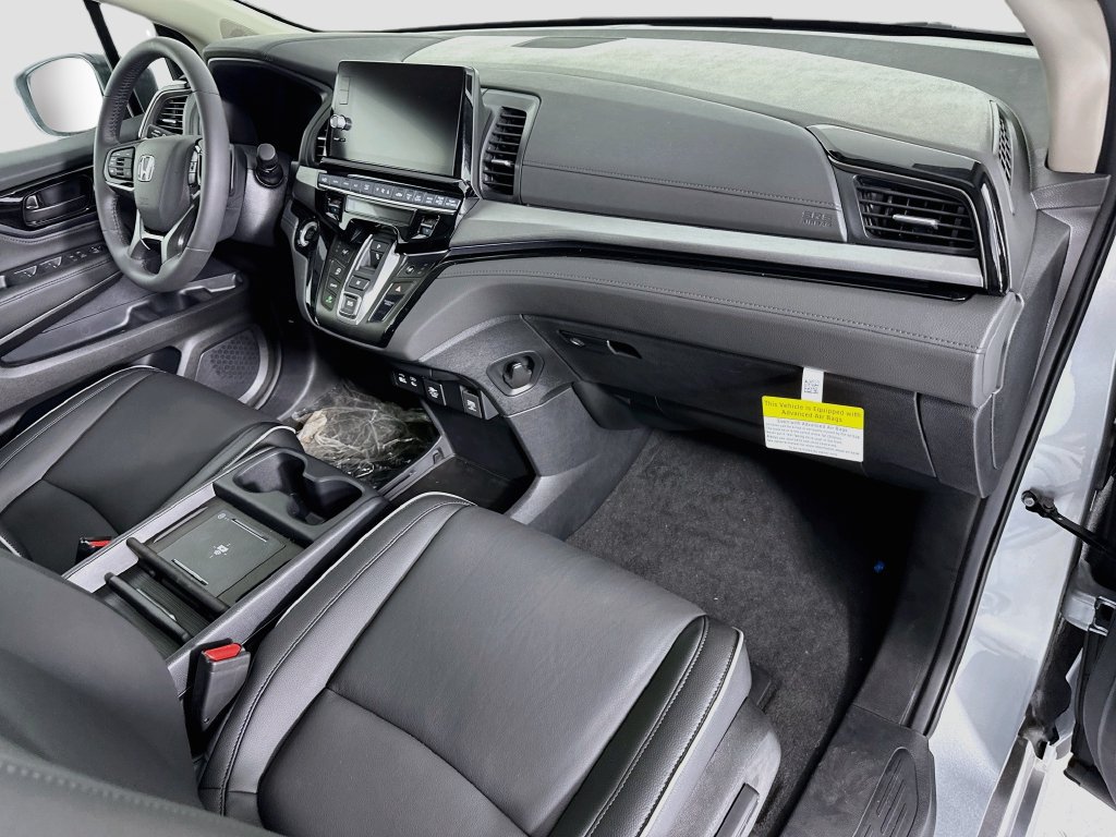 New 2026 Honda Odyssey Touring image 17