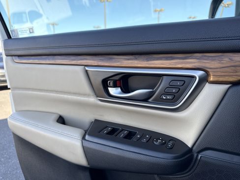 Used 2018 Honda CR-V Touring image 15