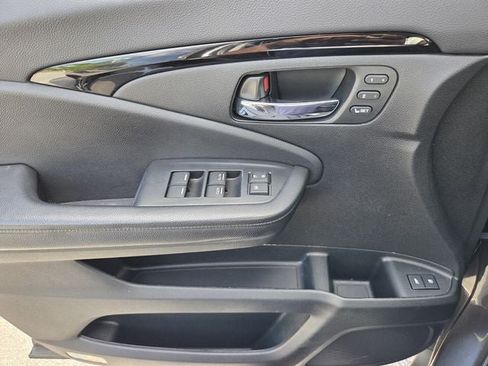 Used 2021 Honda Pilot Touring image 31