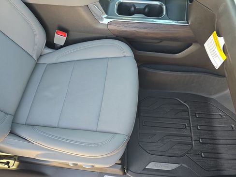 New 2026 GMC Sierra 1500 SLT w/ SLT Premium Package image 9