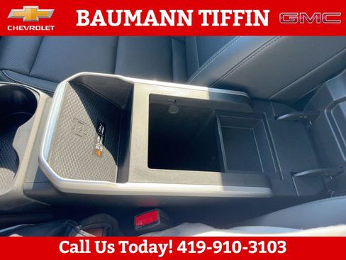 Used 2025 GMC Terrain Elevation w/ Elevation Premium Package FWD image 19