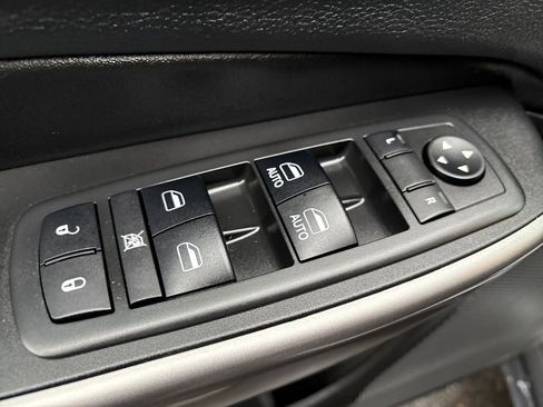 Used 2019 Jeep Cherokee Limited image 13