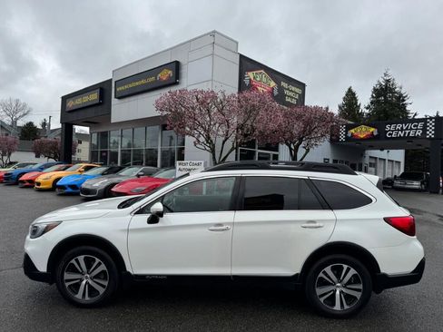 Used 2018 Subaru Outback 2.5i Limited image 2